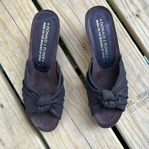 Donald Pliner wedge shoes size 7M